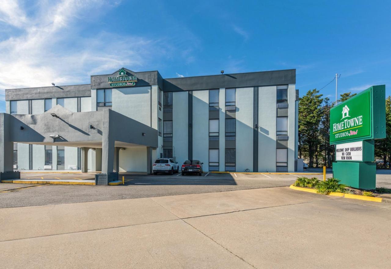 Hotel Hometowne By Red Roof - Hampton West