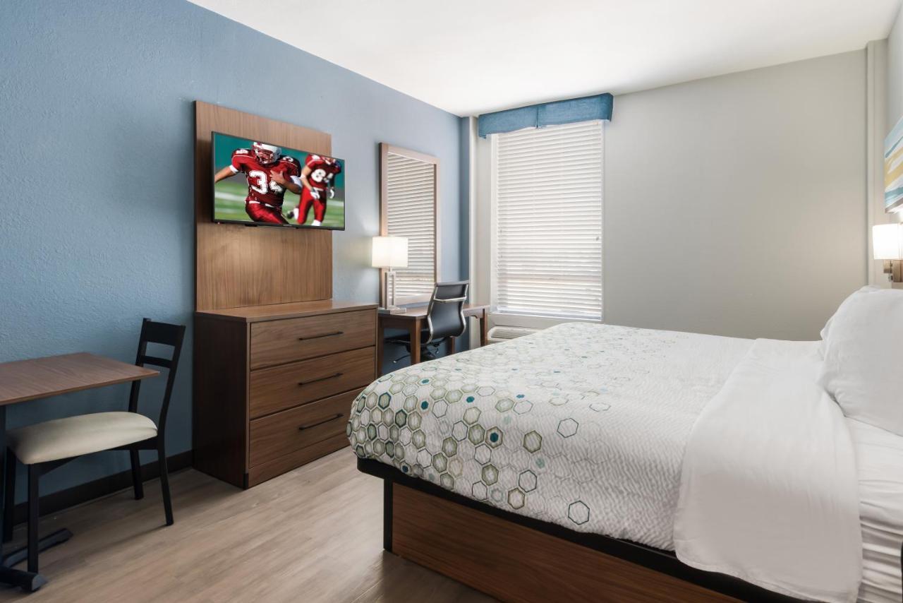 Hotel Hometowne By Red Roof - Hampton West Newport News
